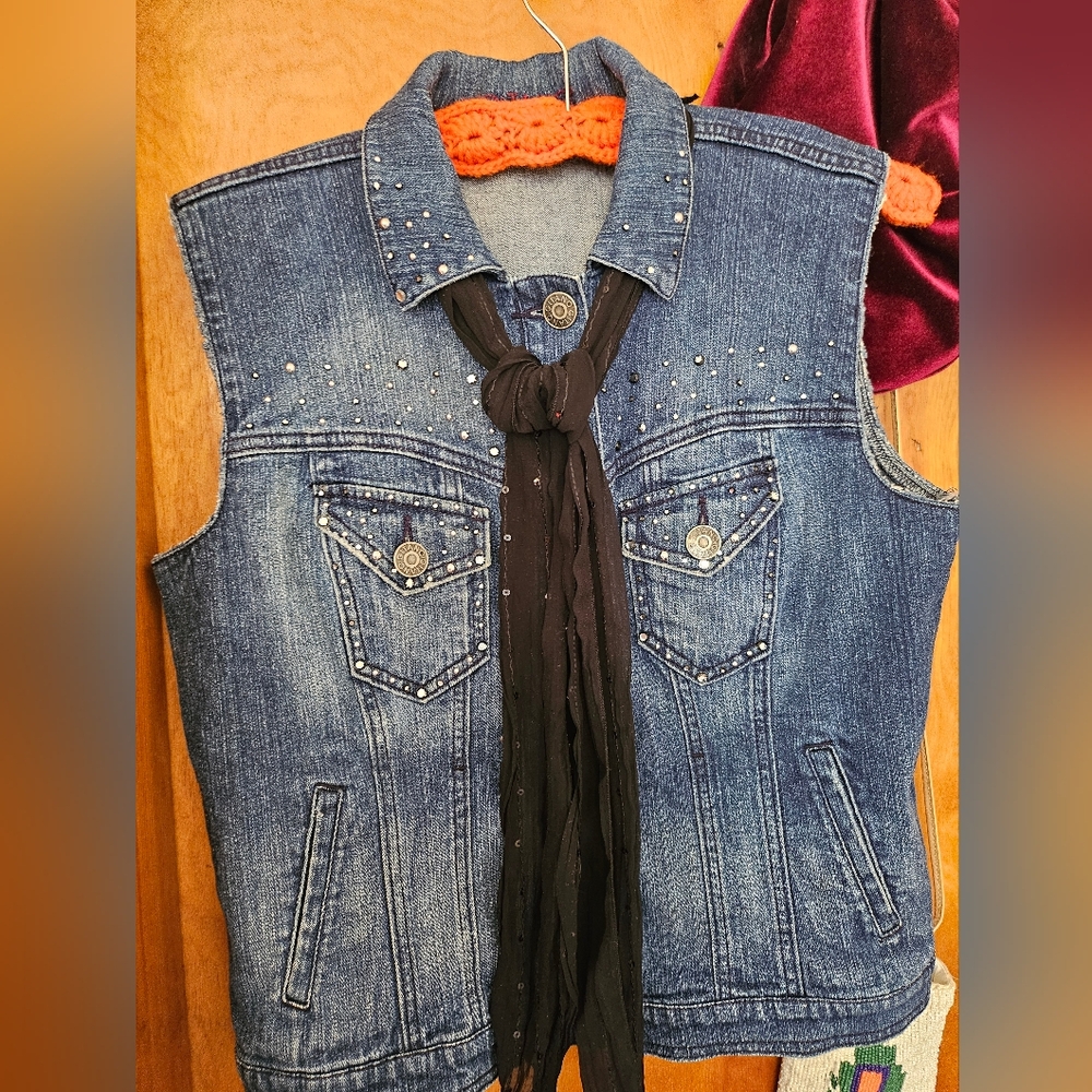 Denim Vintage Gitano🦋Rhinestone distressed Boho Vest Pre-owned♡